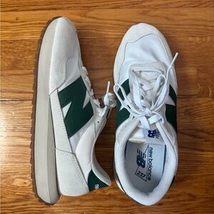 New balance 237 in white/green